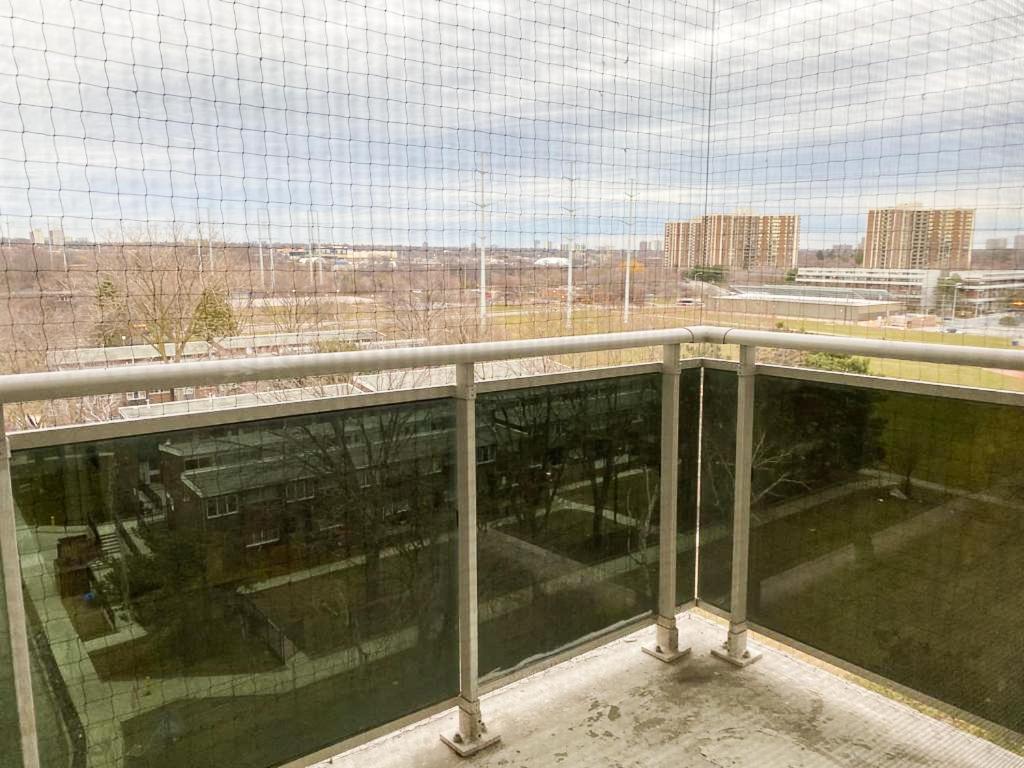 Bright Apartment Close To City With Free Parking Toronto Exterior photo